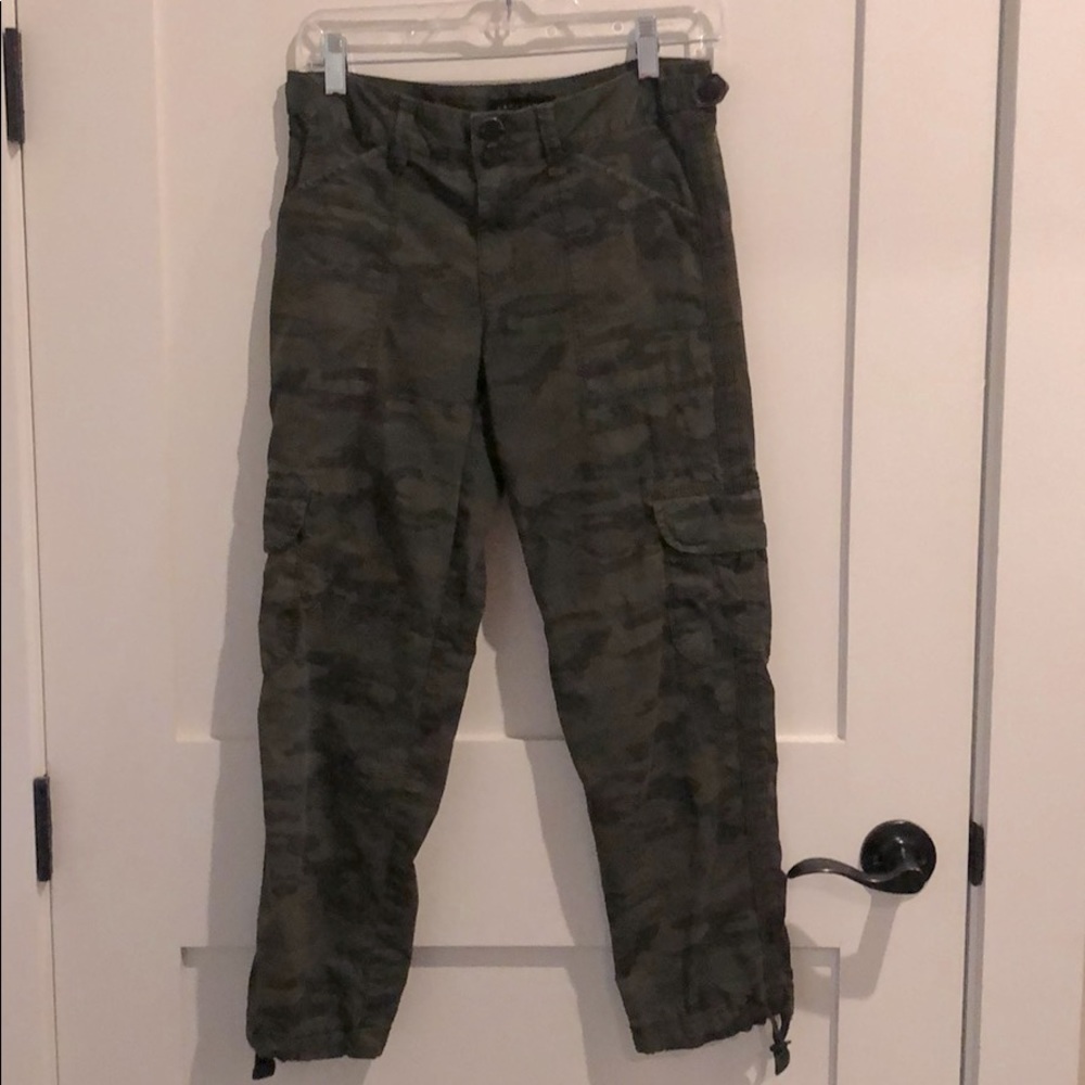 Evereve camo pants